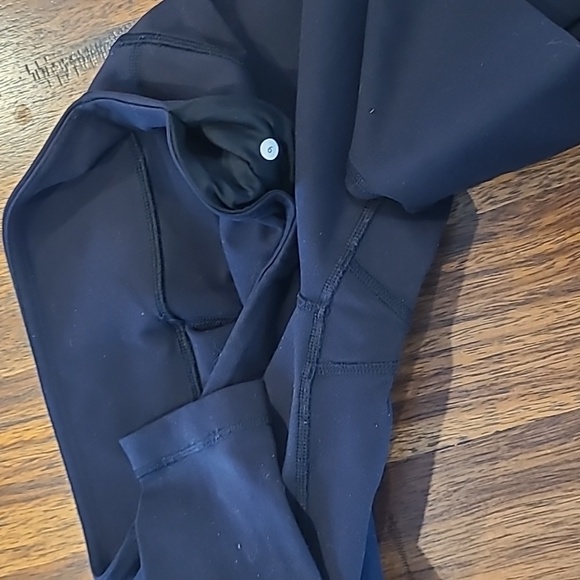 Lululemon Black Leggings Size 6 - Picture 5 of 6
